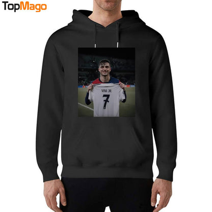 Pedri pulling Vini Jr 7 T-Shirt