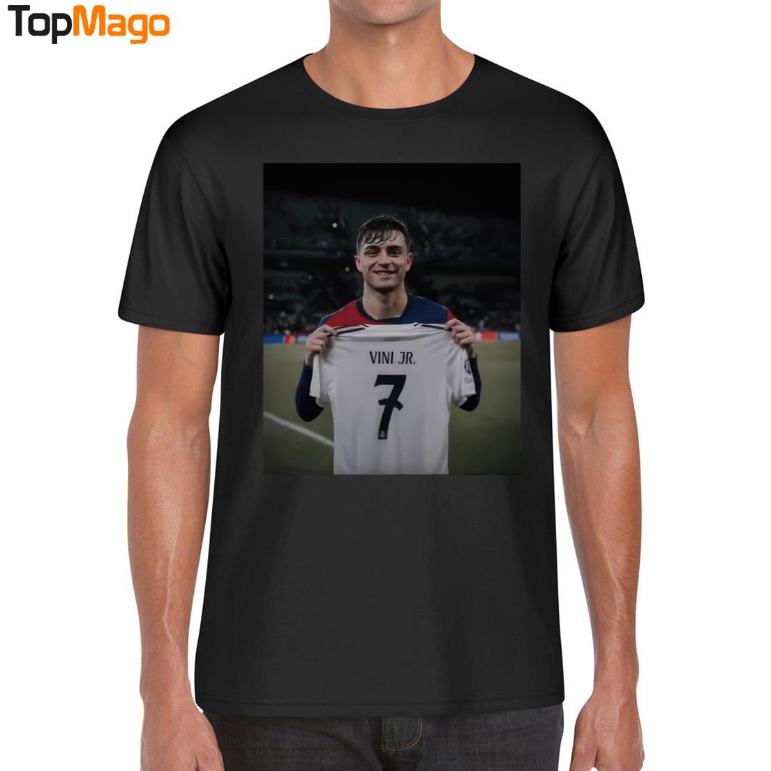 Pedri pulling Vini Jr 7 T-Shirt